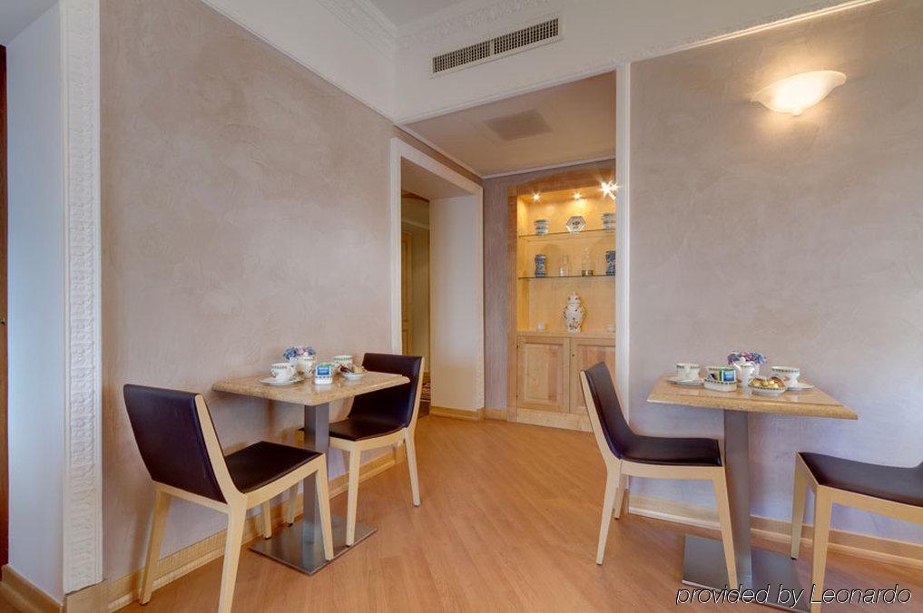 מלון Residenza Romacentro מסעדה תמונה